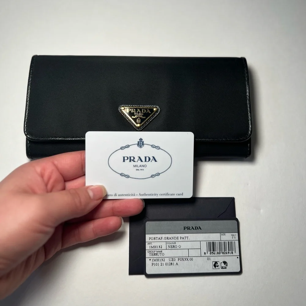 Prada Wallet - Picture 4 of 6